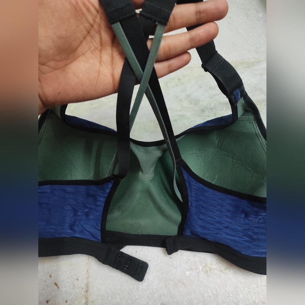 Victoria Sport Incredible Sports Bra - Picture 13 of 15